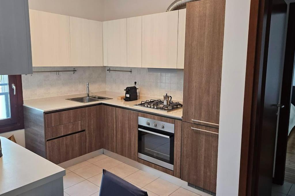 Apartamento 13th Floor, Garage Gratis, Metro M5 A 200mt, Giardino Giochi, Bicocca Milán